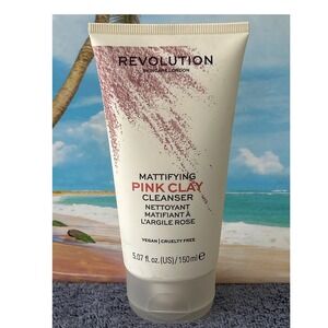 Revolution Skincare London Mattifying Pink Clay Cleanser Vegan